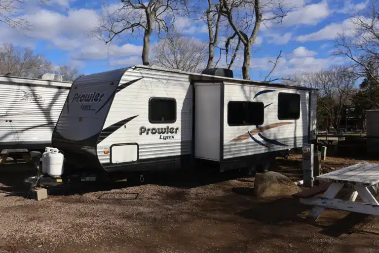 Full & Partial Hookup RV Sites