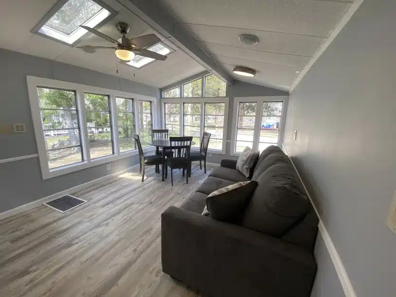 cabins near mystic ct​